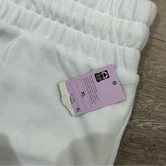 White Sweat Shorts size XL - Picture 3 of 4